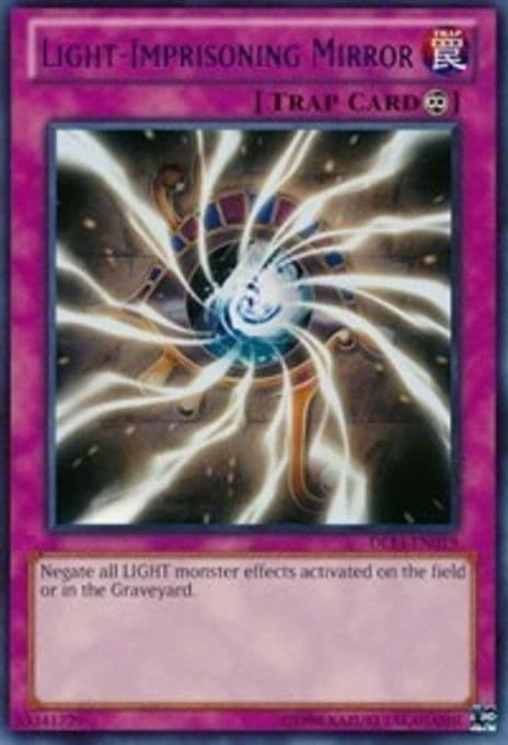 Light-Imprisoning Mirror (Red)